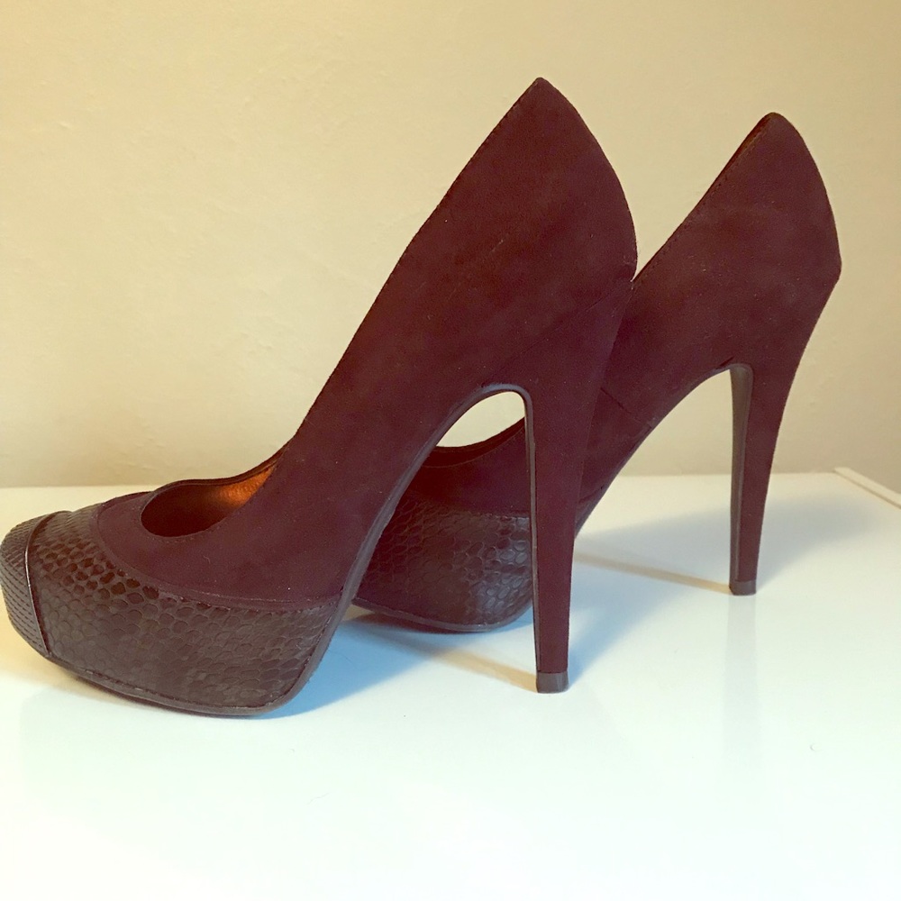 Carlos Santana brown suede, snake print toe heel